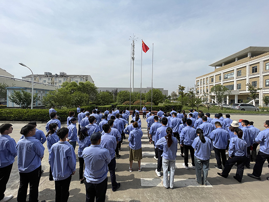 党委副书记袁飞作动员讲话-550.jpg