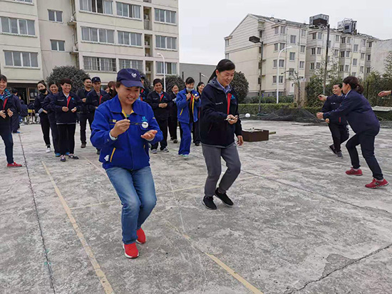 图片关键词 趣味游戏-夹乒乓球ps.jpg