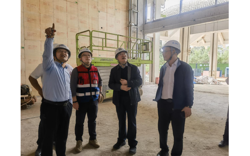 海南发展党委书记、董事长王东阳调研新国宾馆项目
